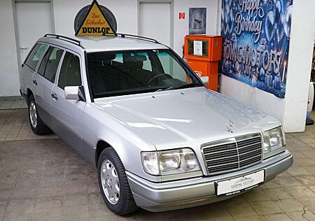 Mercedes-Benz E 220 W124 S124 aus 1. Hand und Scheckheft gepflegt