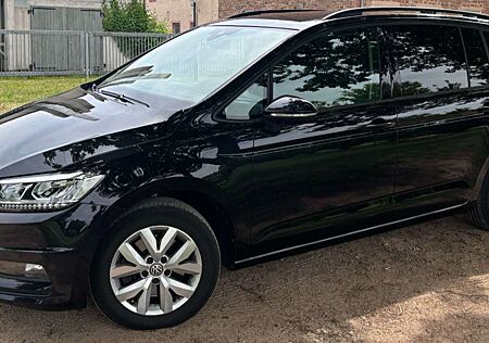 VW Touran Volkswagen 1.5 TSI DSG ACC 7 Sitzer AHK SHZ PDC Comfortline