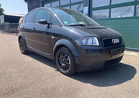 Audi A2 1.4 Klimaautomatik Panoramadach Scheckheft PDC