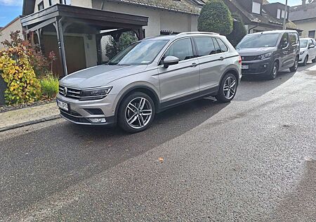 VW Tiguan Volkswagen 2.0 TDI SCR (BlueMotion Technology)Highline