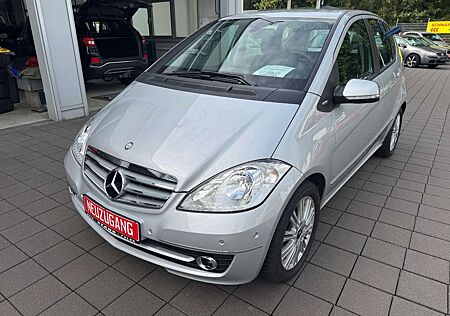 Mercedes-Benz A 180 *AUTOMATIK+TEILLEDER+ALLWETTER+SH+TEMPOMAT*