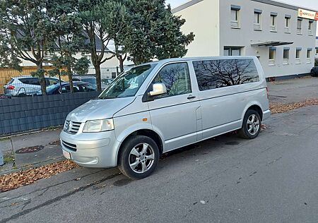 VW T5 Caravelle Volkswagen Caravelle+TÜV/ NEU* TURBO NEU* NAVi+2 HAND