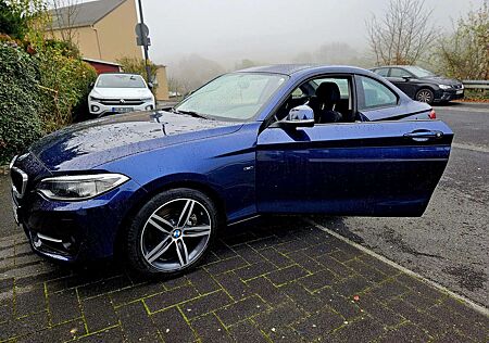 BMW 220i 220 Coupe Sport Line