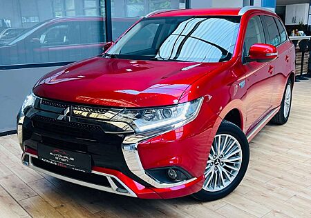 Mitsubishi Outlander / 4WD / Kamera / Sitzheiz. / Navi/1 Hd