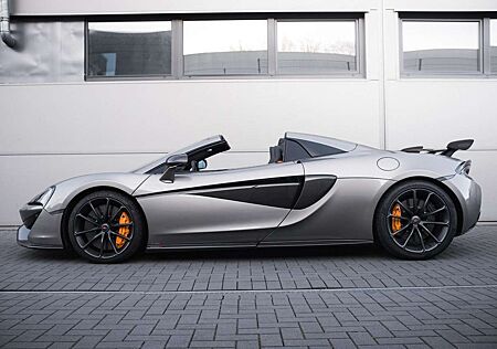 McLaren 570S Spider, Lift-el. Sitze-Kamera-B&W