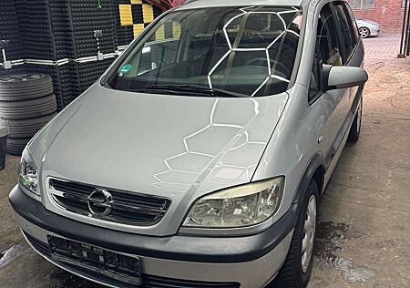 Opel Zafira 1.8 Edition