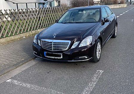 Mercedes-Benz E 350 CGI BlueEFFICIENCY 7G-TRONIC Elegance