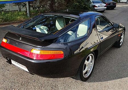 Porsche 928 GT S4