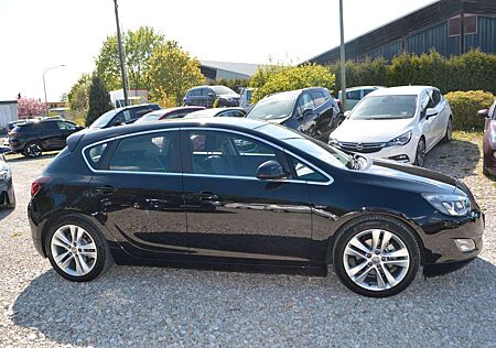 Opel Astra J Lim. 5-trg. Innovation Neuwertig !!!