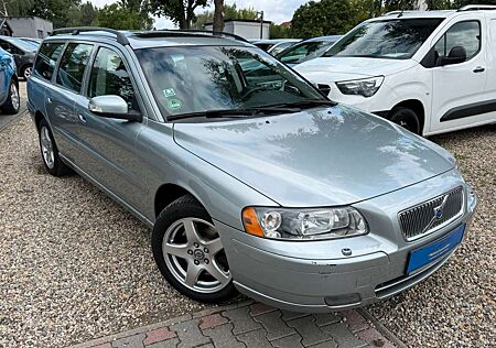 Volvo V70 2.4 Momentum *SitzH*Klimaaut*MFL* TÜV Neu