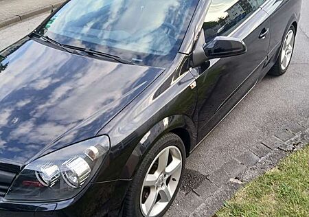 Opel Astra GTC 1.9 CDTI DPF Edition Plus