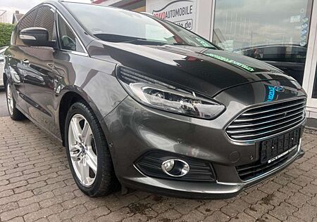 Ford S-Max Titanium Aut. NAVI/F1/KAMERA/AHK/7-SITZER