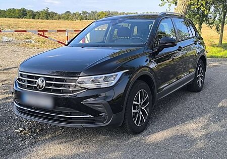 VW Tiguan Volkswagen 2.0 TDI SCR DSG