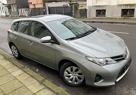 Toyota Auris 1,33, Navi, PDC, Alu, 33900 km