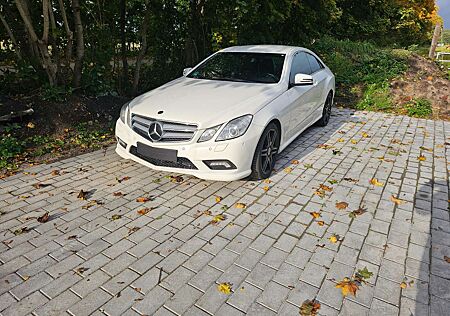 Mercedes-Benz E 350 E-Klasse Coupe CGI Coupe BlueEFFICIENCY AMG-LINE