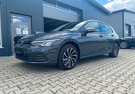 VW Golf Volkswagen VIII Lim. Life 2.0TDI /DSG/AHK/SP-SITZE/17"