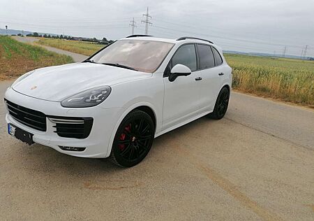 Porsche Cayenne GTS Chrono LED 360°Kamera Standheizung