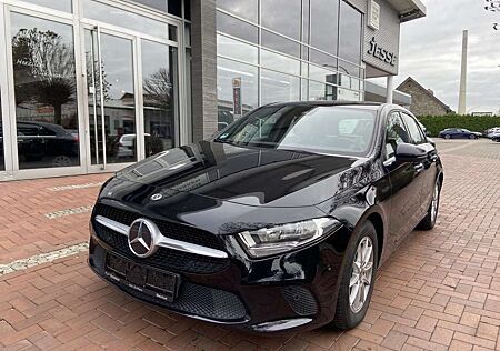 Mercedes-Benz A 180 d 7G-DCT Distr.+ Widescreen Navi SHZ PDC