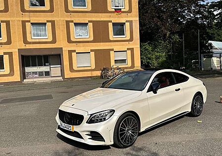 Mercedes-Benz C 300 Coupe 9G-TRONIC AMG Line