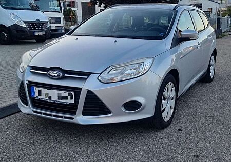 Ford Focus Trend * TÜV bis Januar 2027 * 8-fach bereift