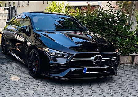 Mercedes-Benz CLA 35 AMG 4Matic Speedshift 7G-DCT