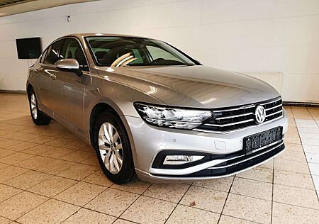 VW Passat Volkswagen Lim. Business**HU AU NEU**