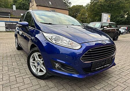 Ford Fiesta Titanium*PDC/SHZ/AHK/ISO/Klimaa./TÜV NEU*