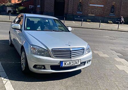 Mercedes-Benz C 230 limousine