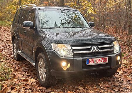 Mitsubishi Pajero 3.2 DI-D Instyle