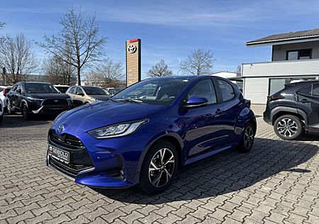 Toyota Yaris Hybrid Teamplayer inkl. Winterpaket*