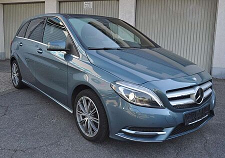 Mercedes-Benz B 200 Automatik*Panorama-Kamera-Sport Paket**