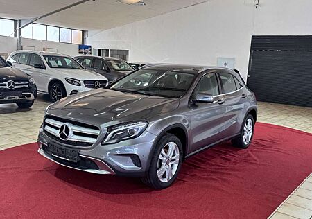 Mercedes-Benz GLA 200 Aut Logic7-Surround