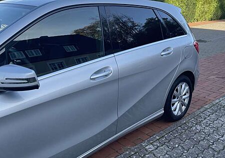 Mercedes-Benz B 180 (246.242)