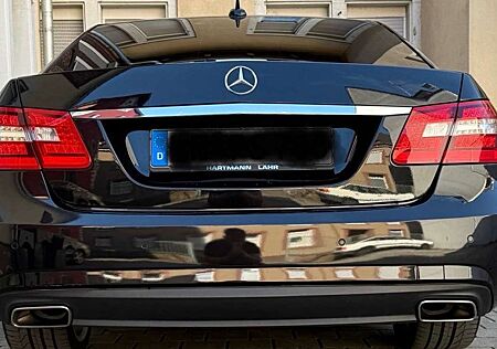 Mercedes-Benz E 220 AMG Line Avantgarde