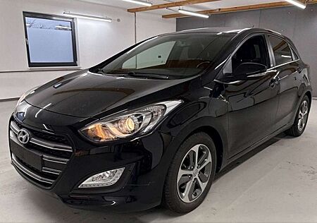 Hyundai i30 blue Passion Klima SHZ LHZ Alu Tempo PDC TCS