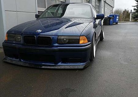 BMW 328i 328