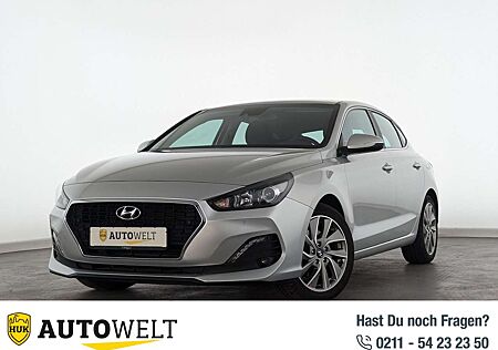 Hyundai i30 Fastback 1.4 T-GDI NAVI+PDC+RFK+SHZ+TEMP+ eFH.