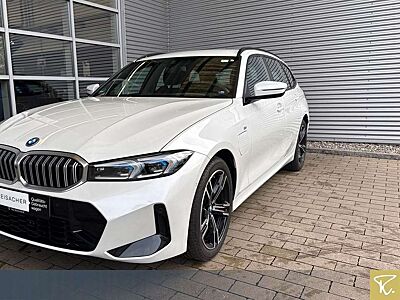 BMW 330 e A Tou M Sport HUD,DAB,LED,NAVI,360°,18"