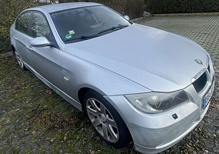 BMW 320i 320 3er