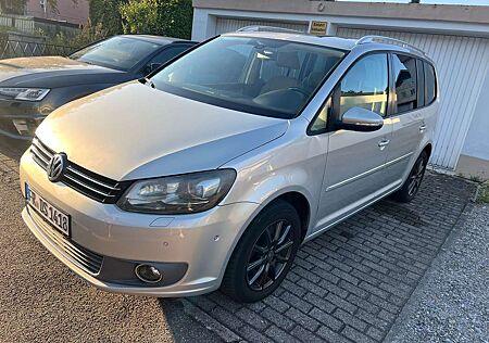 VW Touran Volkswagen Highline