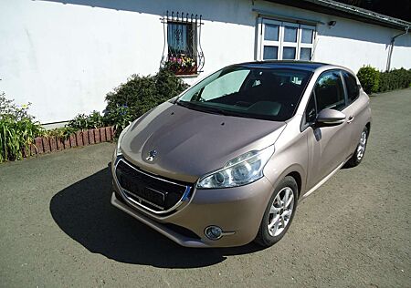 Peugeot 208 95 VTI Active,Panoramadach,WR