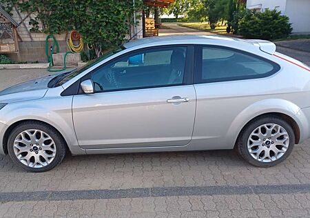 Ford Focus Fließheck 3-Türer 1.6 16V Sport