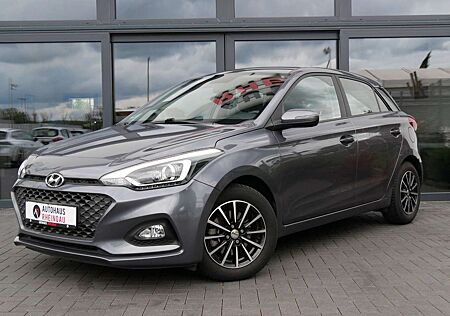 Hyundai i20 Active KAMERA PDC LED SHZ
