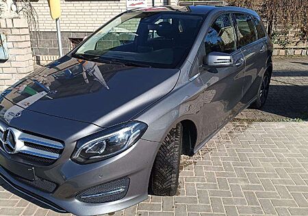 Mercedes-Benz B 180 Autom. Edition Navi TLeder CAM PDC v.h. S&S