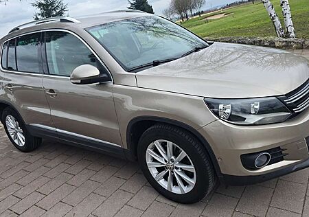 VW Tiguan Volkswagen Sport & Style BMT 1.4l 122PS PDC ALCANTARA 1HAND