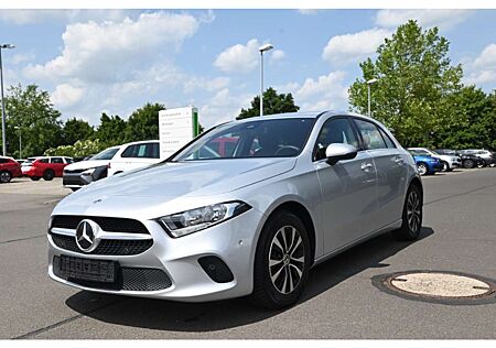 Mercedes-Benz A 200 Navi Digitales Cockpit Apple CarPlay Shz