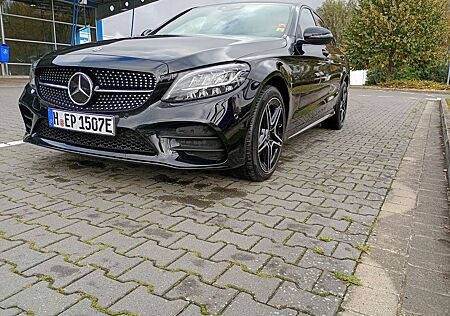 Mercedes-Benz C 300 e 9G-TRONIC AMG Line