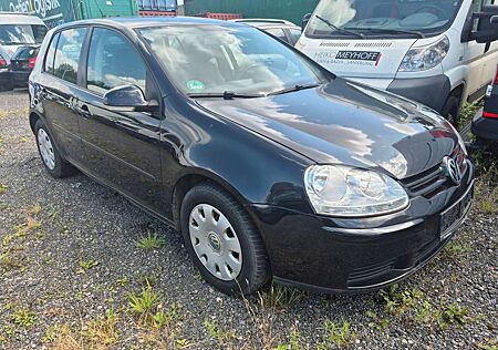 VW Golf Volkswagen V Lim. Trendline 1.6 Benzin