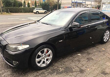 BMW 530 d LIMOUSINE KLIMA NAVI SCHIEBEDACH XENON ALU EURO5