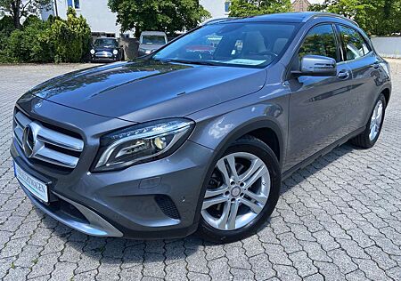 Mercedes-Benz GLA 250 DCT URBAN Panorama Leder Navi Xenon Cam.